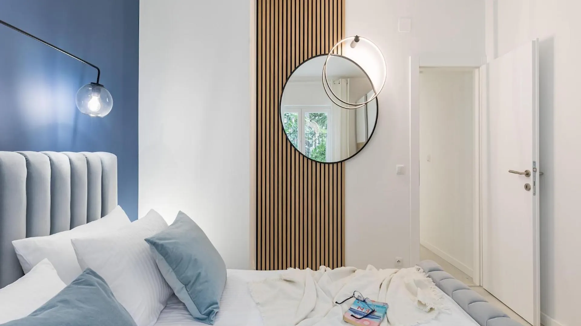 Inviting Apartment In Slatine Near The Seabeach 트로기르 0*,
