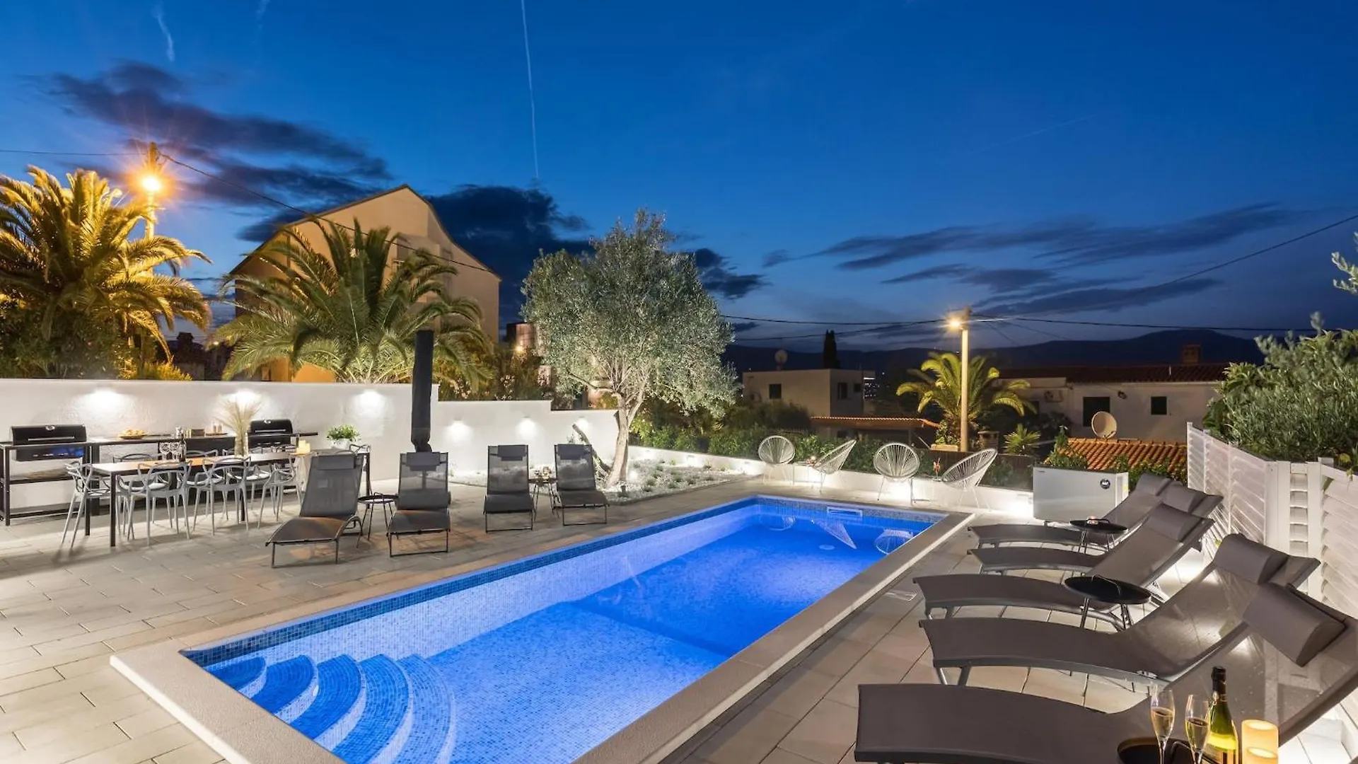 Inviting Apartment In Slatine Near The Seabeach Croatia