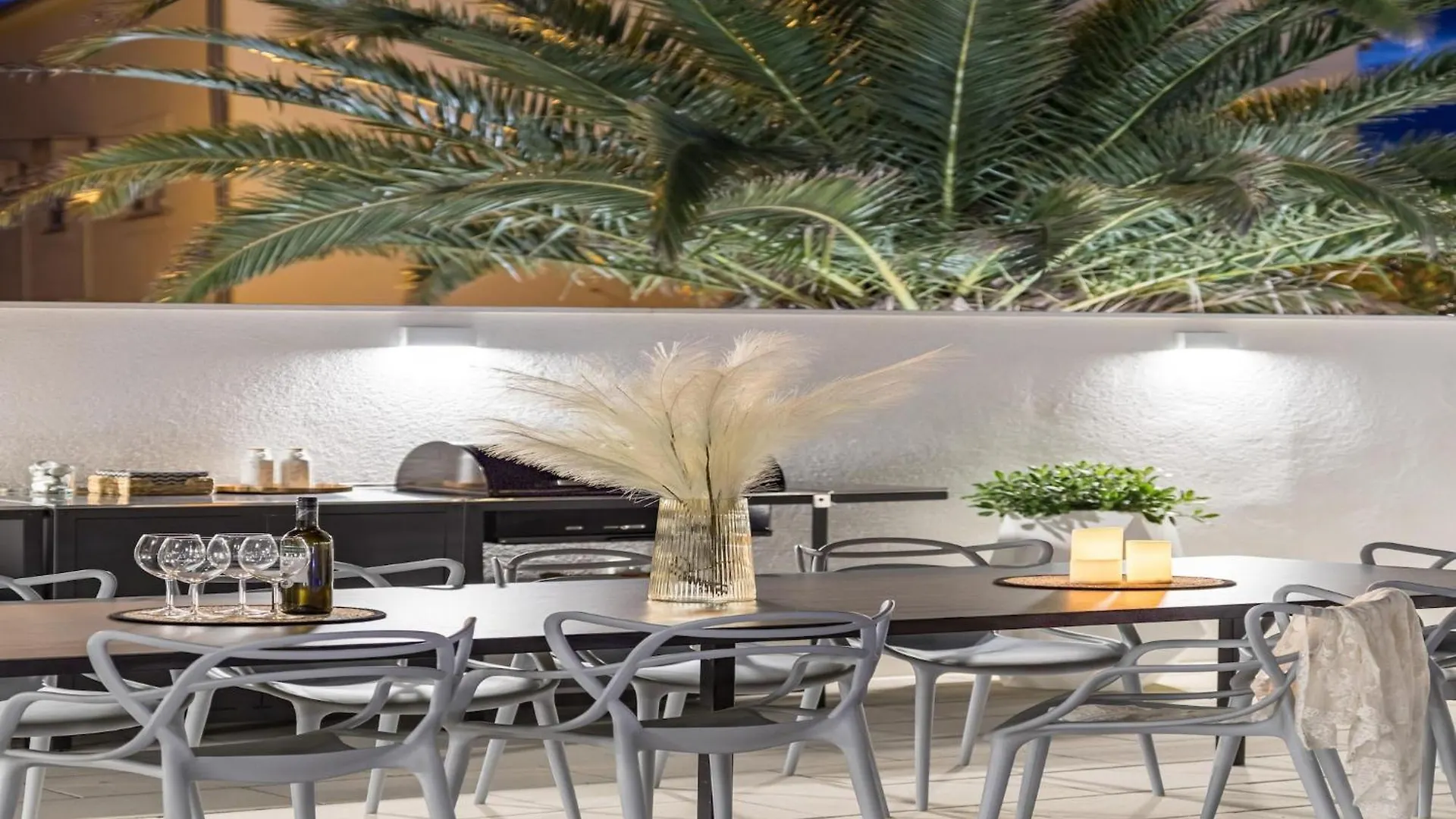 Inviting Apartment In Slatine Near The Seabeach 트로기르